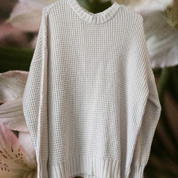 American Eagle small cream large knit long sleeve oversized casual sweater. - Picture 1 of 1